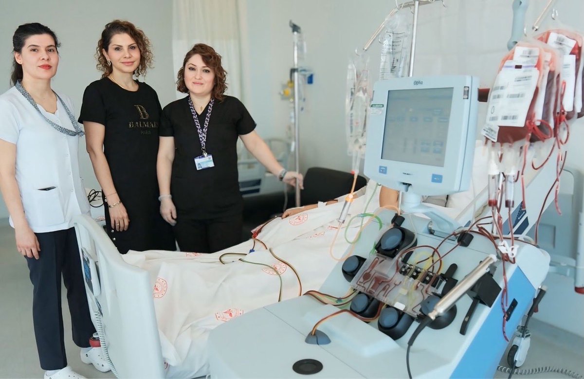 Değerli hocamız derneğimizin yönetim kurulu üyemiz Doç.Dr. Aydan Akdeniz’in 1 yıllık emekleri  neticesinde Mersin Şehir hastanesi bünyesinde “Terapötik Aferez Merkezi “ Faliyete geçmiş olup   Mersin Şehir hastanesi Başhekimi Prof. Dr. Mehmet Ballı ve 
Doç.Dr. Aydan AKDENİZ Hocam-