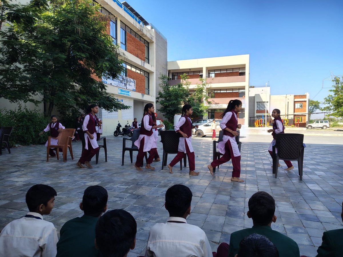 EMRS GARBADA(DAHOD) GUJARAT tweet media