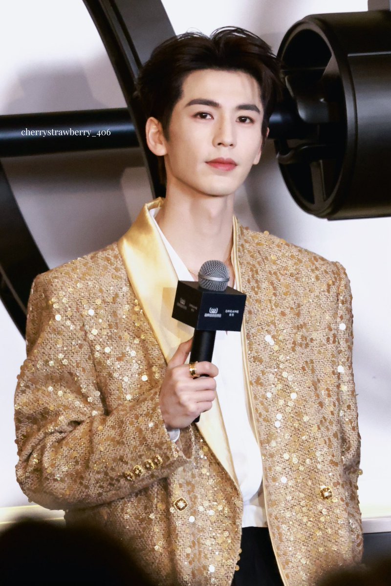 𝒄𝒉𝒆𝒓𝒓𝒚𝒔𝒕𝒓𝒂𝒘𝒃𝒆𝒓𝒓𝒚_406 tweet media