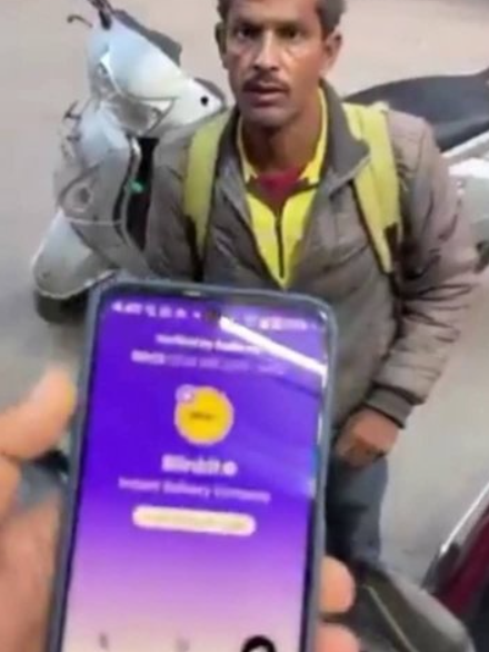 CivilLearning1's tweet photo. A Blinkit delivery boy approached a young man, handed him his phone, and asked him to speak to someone.
At first, the young man couldn't understand why he was doing this; then the delivery boy explained it with gestures.
It was only then that the young man realised the delivery boy could not speak.
He spoke to the customer by phone, confirmed the correct address, and directed the delivery boy to the correct location.

Later, it came to light...

This man goes out every day, silently traversing the streets, to make deliveries, solely to provide for his family.

No complaints...
No excuses...
Just responsibility.

It is true... A man never gives up on his family.