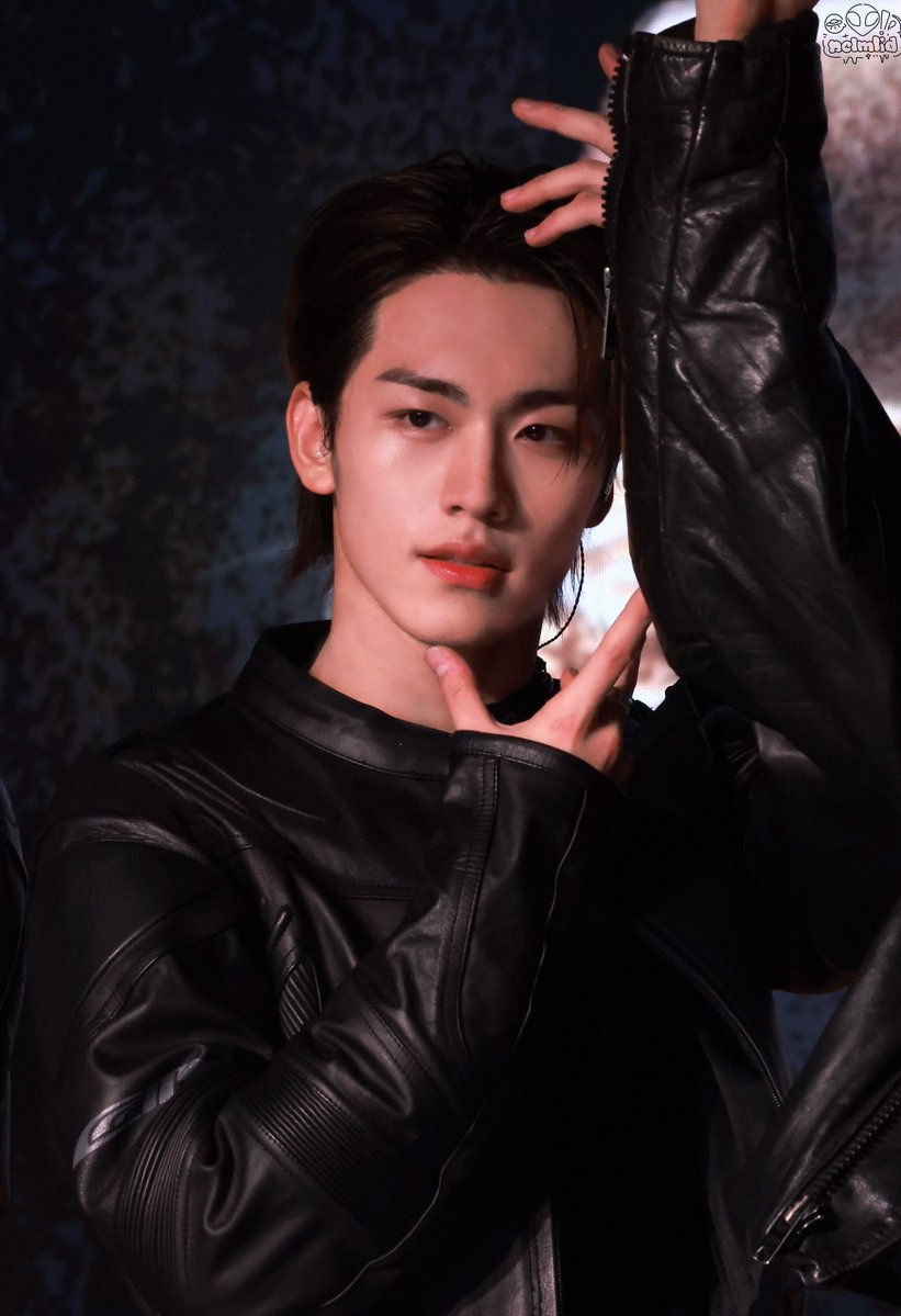 St0nesOu1833 tweet media