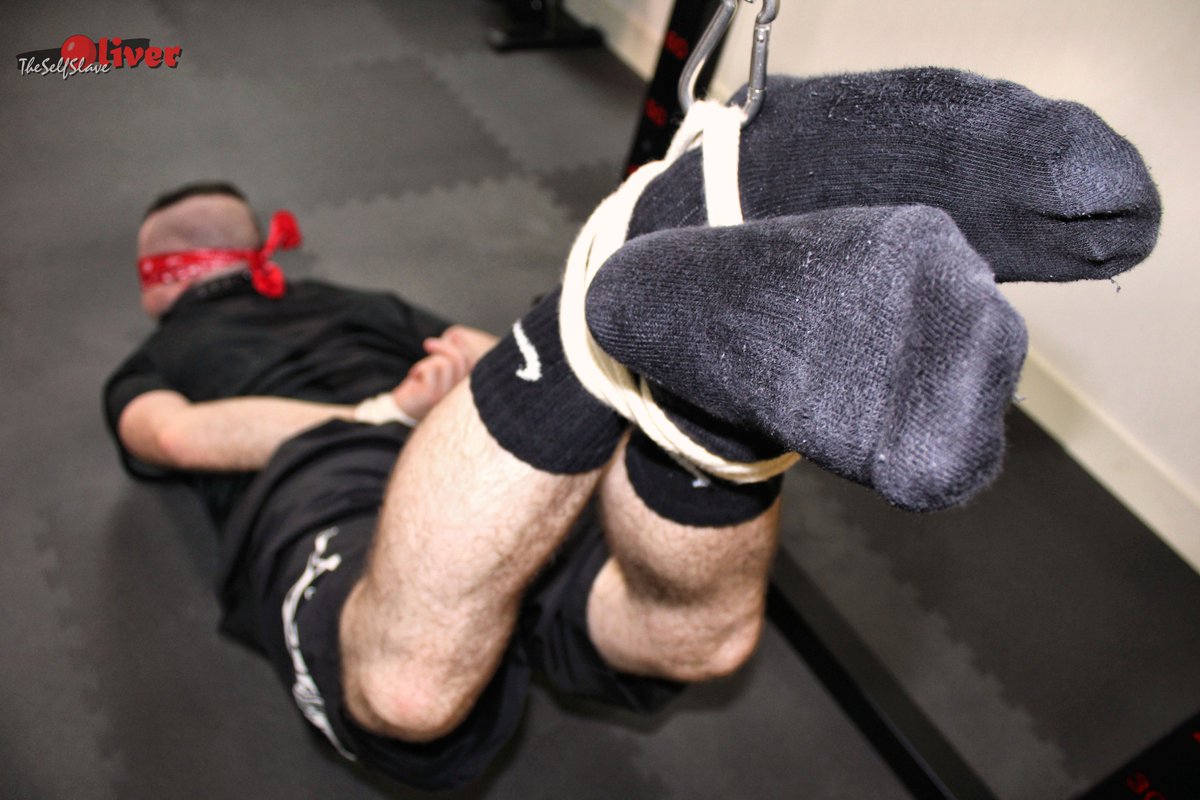 OliverTheSelfSlave tweet media