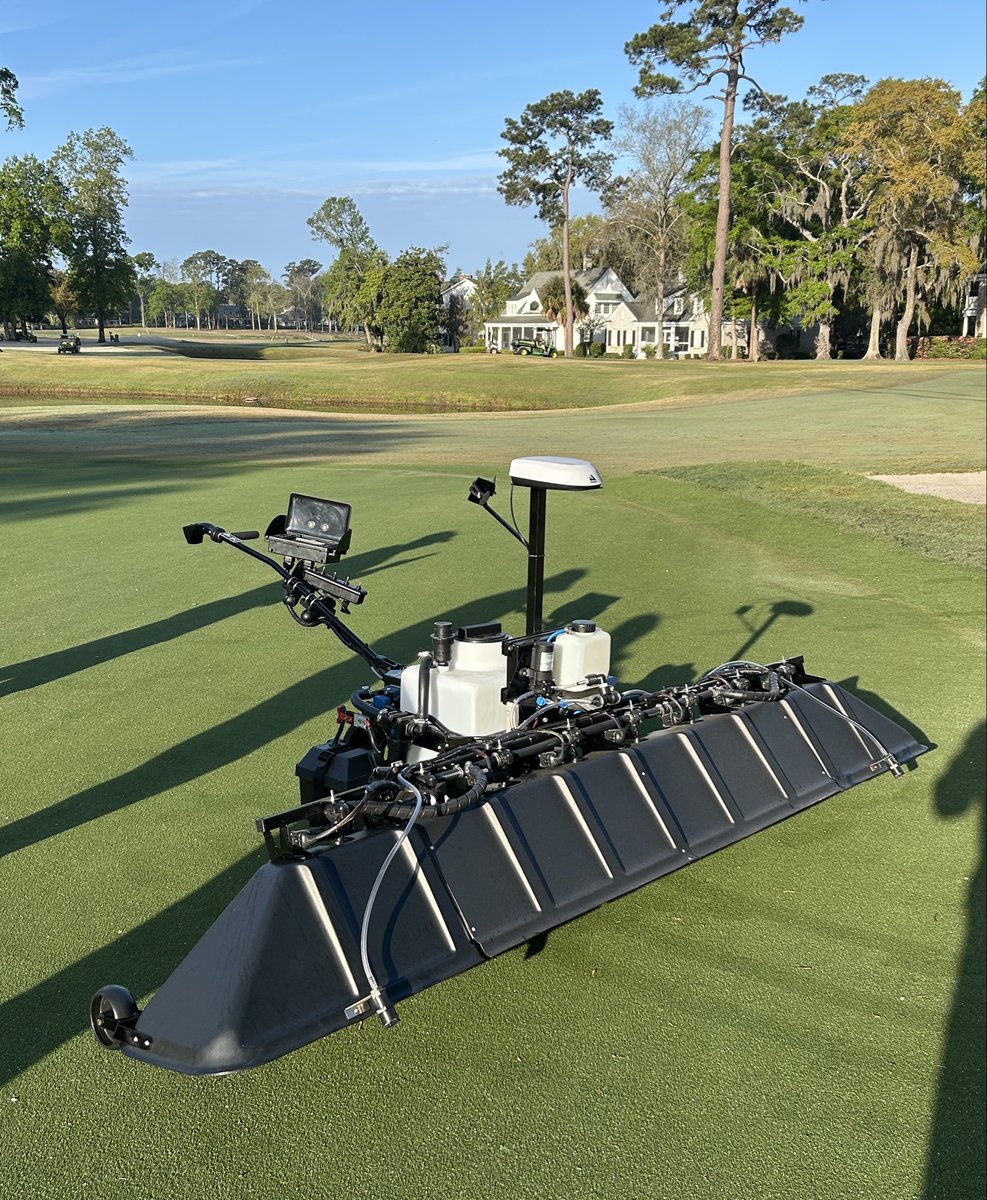 FrostSprayTech's tweet image. Making something as simple as a manual SprayBug machine into a GPS guided smart sprayer for golf course turf. 

Today, @FrostSprayTech reached the @ColletonRiver Club! Agronomy director, Jeff Kent, and his crew are ready for a year of accuracy in their spray game.

#Sprayer