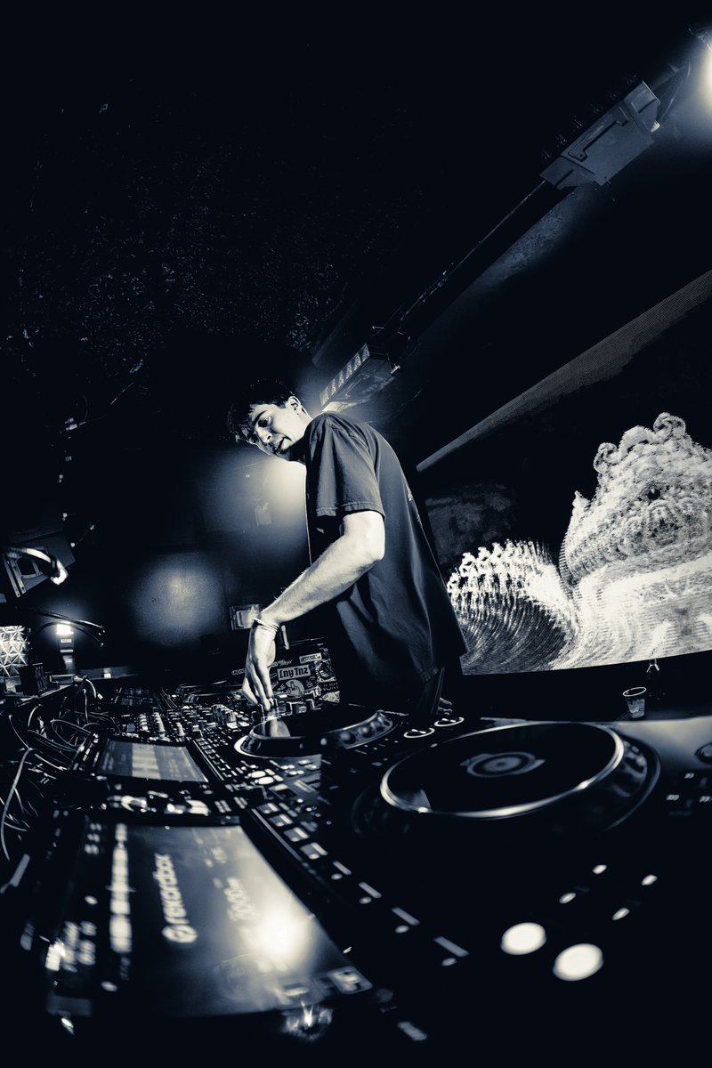 HeadnodSquad's tweet photo. Get to know the talent opening Baltimore Soundstage this 4/3 🔊

Aych fuses impactful low-end with orchestral soundscapes and hip-hop grit

Ruudy’s sets are a journey through undiscovered sounds and unique basslines

Cloa creates ethereal soundscapes that move both body &amp; mind https://t.co/HRRUpTlt9M