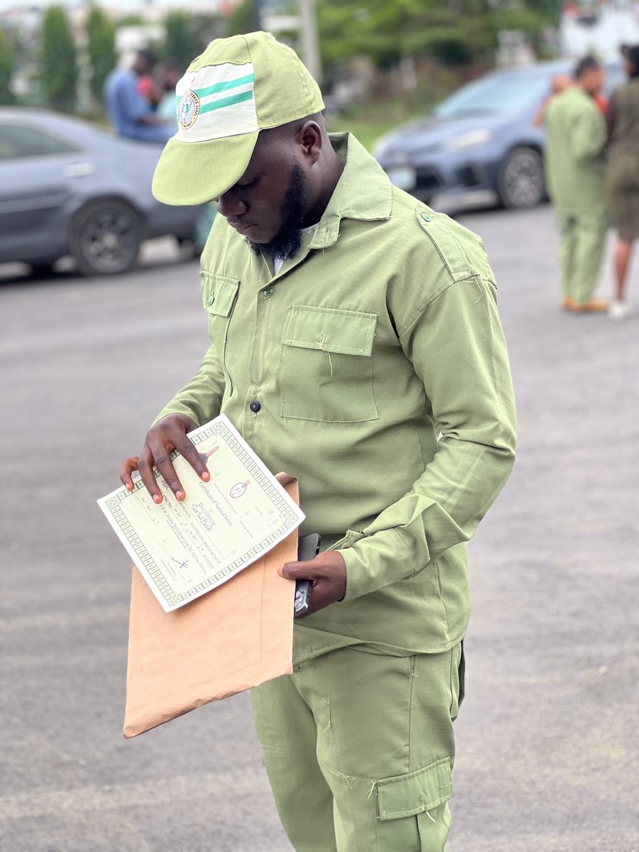 Teekeyz082's tweet photo. Congrats to me❤️
God has been God🙏

#nysc done and dusted

Please I need a good job
Twitter family, help me🤲🏽😂 https://t.co/7BVzouZda9