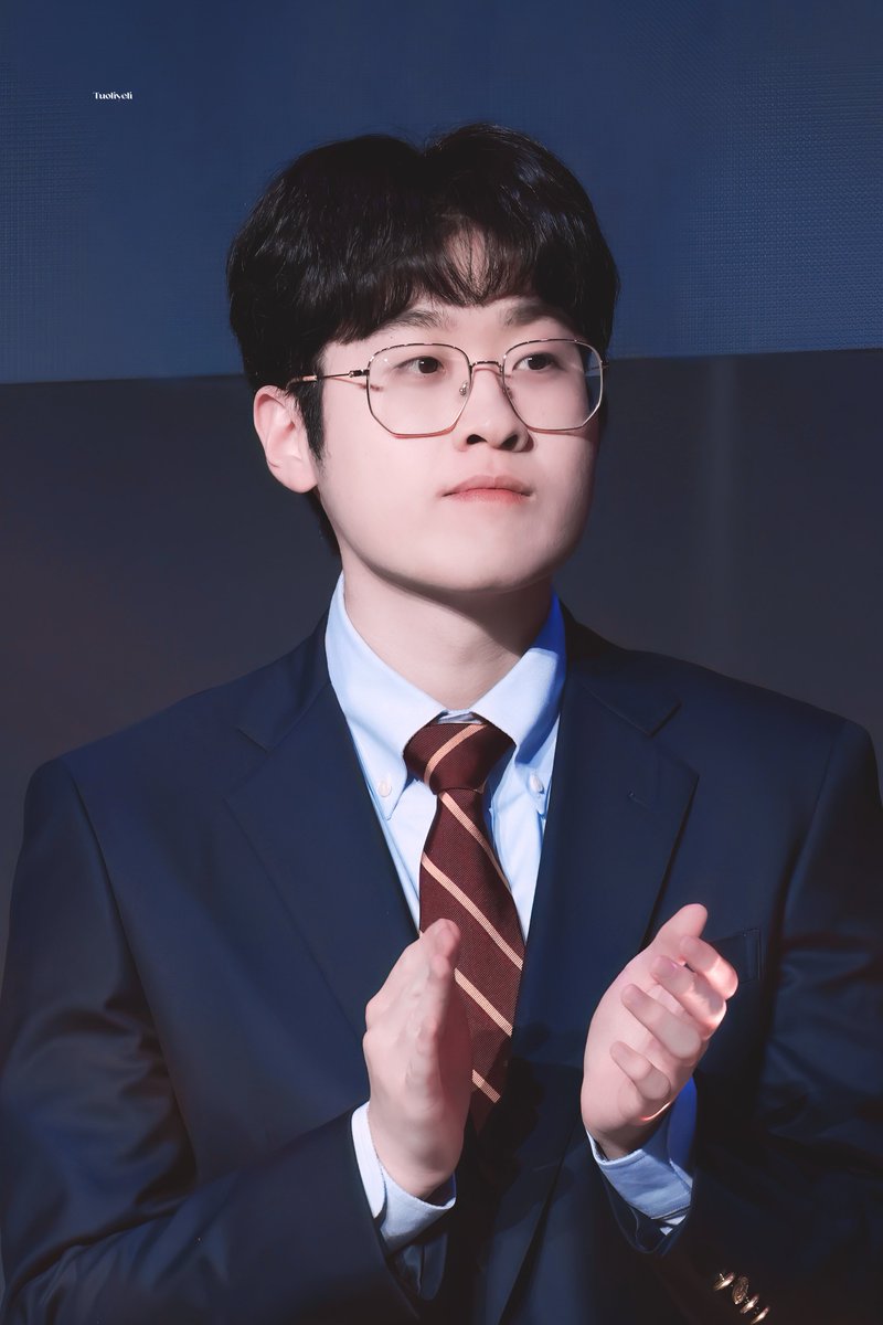 260103 HLE FanFest

#Zeus #제우스 #최우제