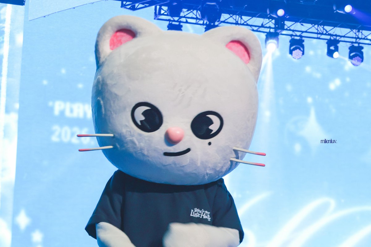 𝘮𝘰𝘯𝘨. tweet media