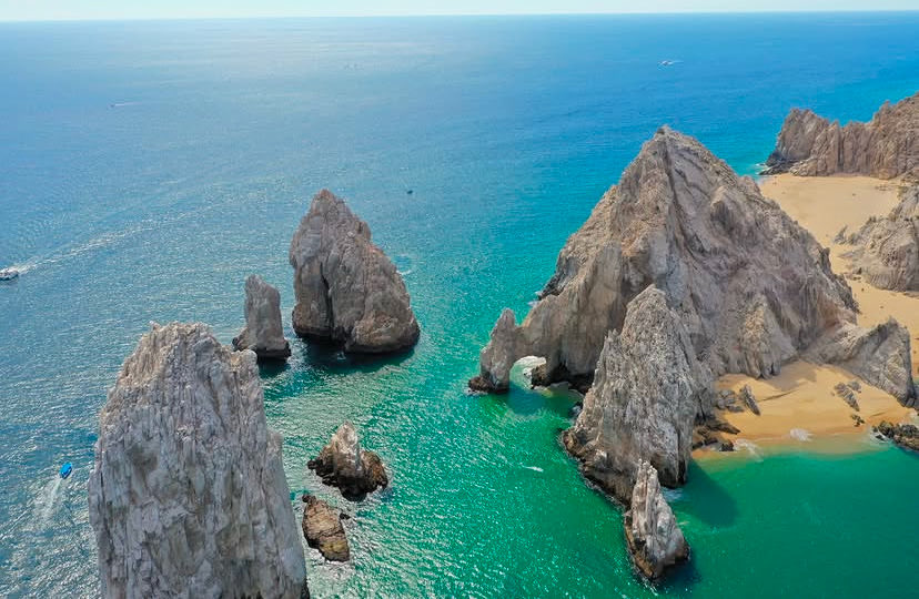 PuebloBonito's tweet image. There’s something about Cabo… 🌊
The breeze, the sunsets, the endless blue that stays with you 💙

More than a destination, it’s a feeling of freedom, beauty, and pure magic ✨

Once you experience it… you’ll never forget it.

#Cabo #Travel #SummerVibes