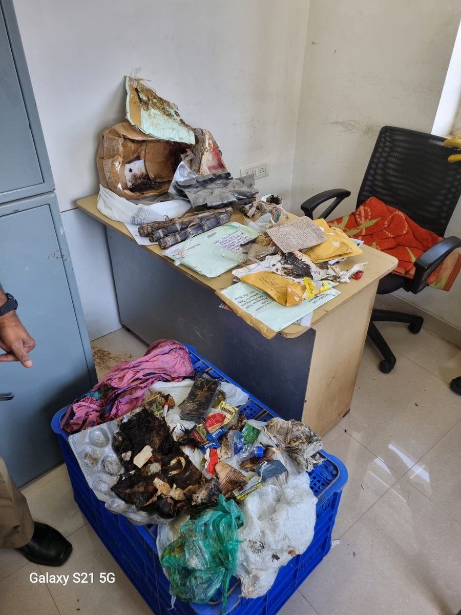 path2shah's tweet image. 65 Year Old OCI Cardholder Arrested After Bizarre Package Sent to Bengaluru Airport

Bengaluru

The Bengaluru Police have arrested a 65 year old #Dutch national of #Indian origin, Subhash Jai Ajeez, for allegedly sending a bizarre package to the Kempegowda International Airport