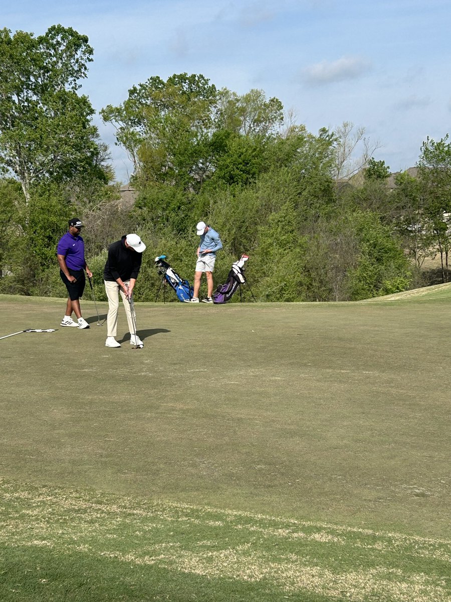 Redhawks Golf tweet media