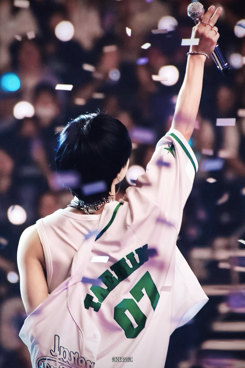 𝔞𝔲𝔯𝔢𝔞 tweet media