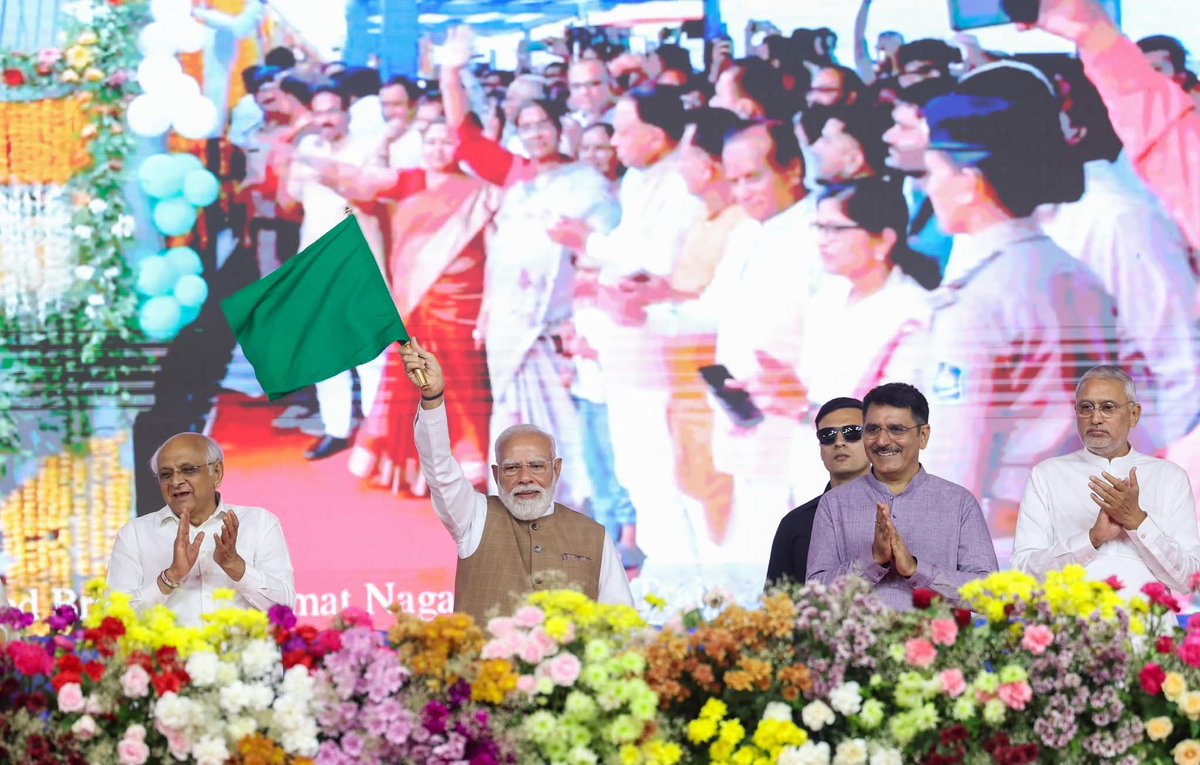 BJP4Gujarat's tweet photo. વાવ-થરાદથી સમગ્ર ગુજરાતમાં વહી વિકાસની સરવાણી...

લાખોની જનમેદની વચ્ચે વિશ્વના સૌથી લોકપ્રિય નેતા અને આપણા યશસ્વી પ્રધાનમંત્રી શ્રી @narendramodi જીએ ₹19,800 કરોડથી વધુના વિકાસકાર્યોનું ખાતમુહૂર્ત અને લોકાર્પણ કર્યું. 

#ViksitBharatViksitGujarat https://t.co/3BtnqFF4jY