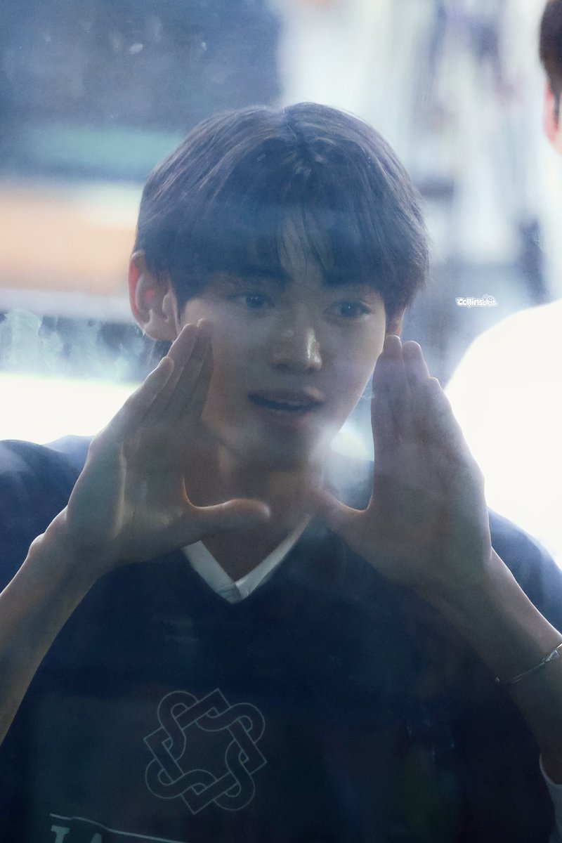 𝐂𝐨𝐥𝐥𝐢𝐧𝐬 tweet media