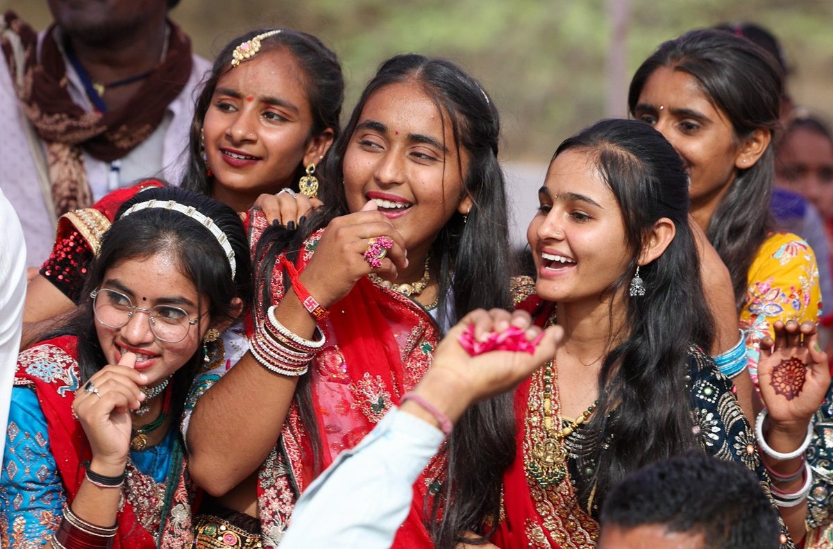 Narendra Modi tweet media