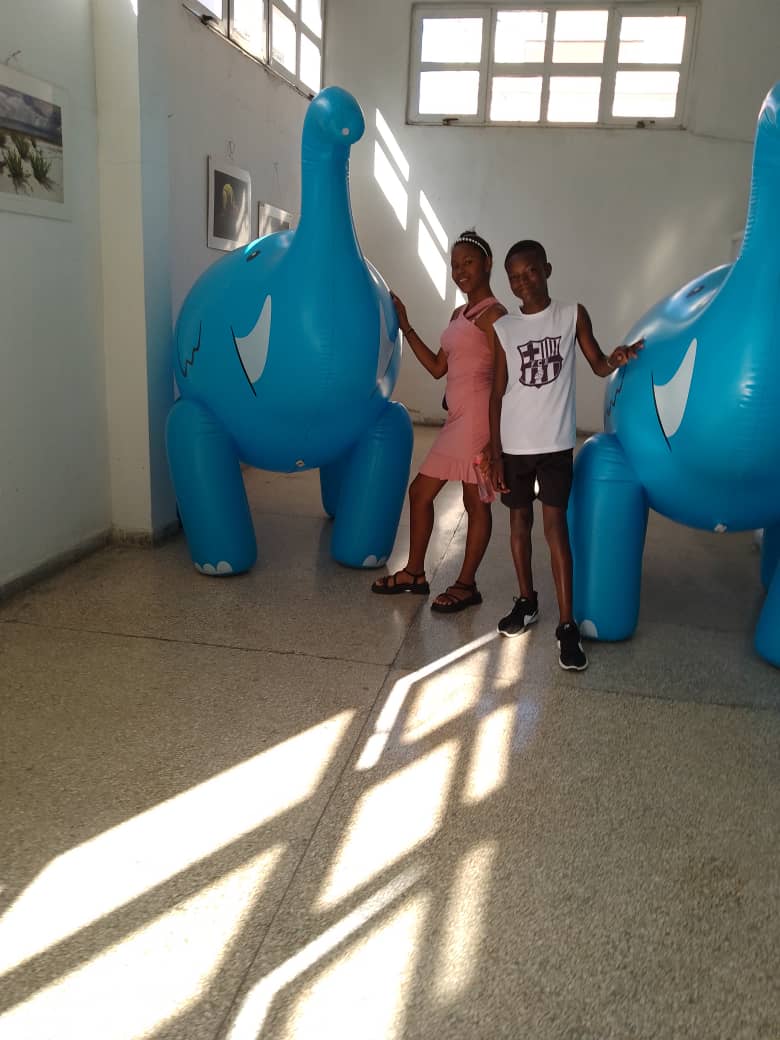 Nuestros niños niñas y adolescentes  disfrutan de  la hermosa  ciudad  de Santiago  de Cuba.