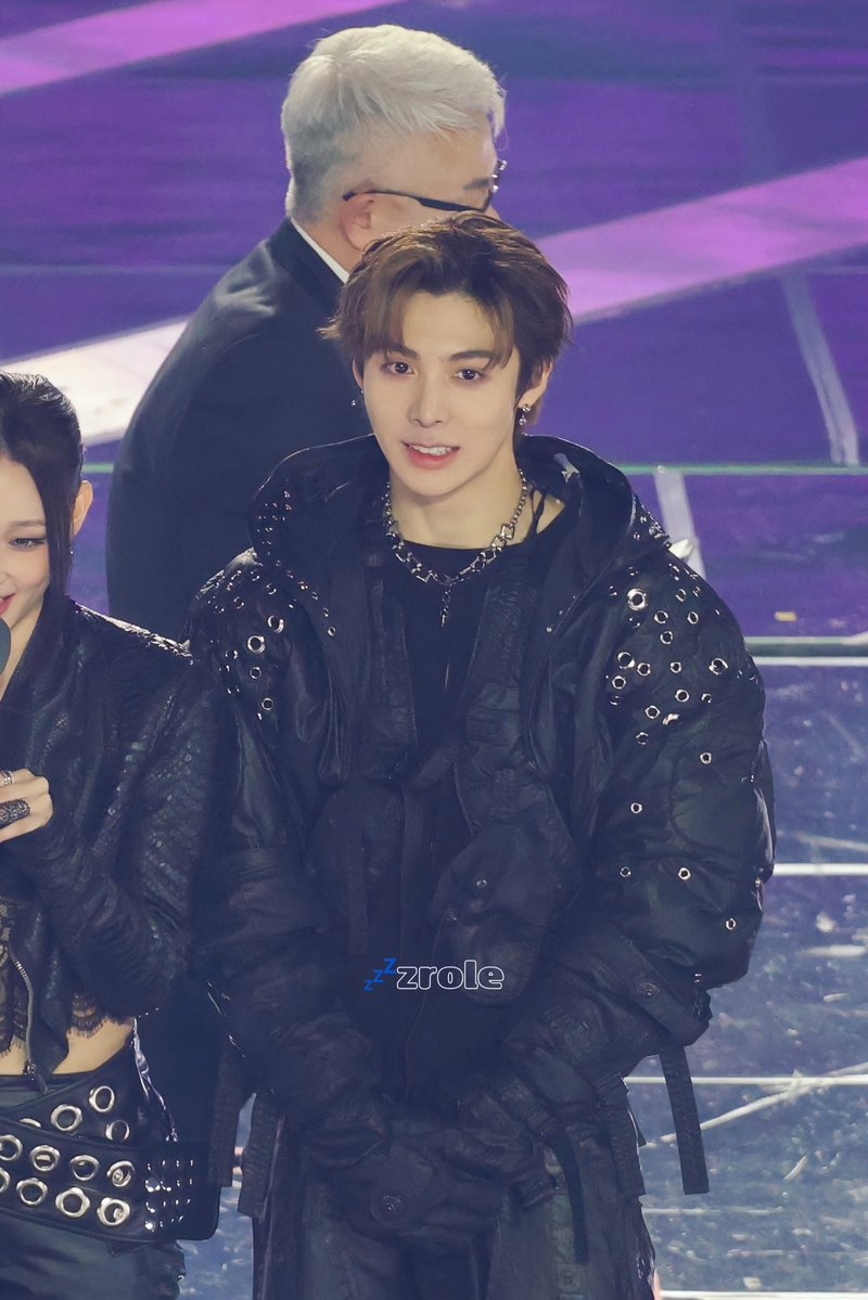 슝ᶻᶻᶻ tweet media