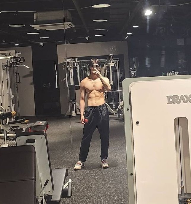 imkimmoonbin's tweet photo. MOONBIN APRIL FOOLS DAY 

#AprilFoolsDay 
#MOONBIN #문빈 https://t.co/MBiOLEQ7bT