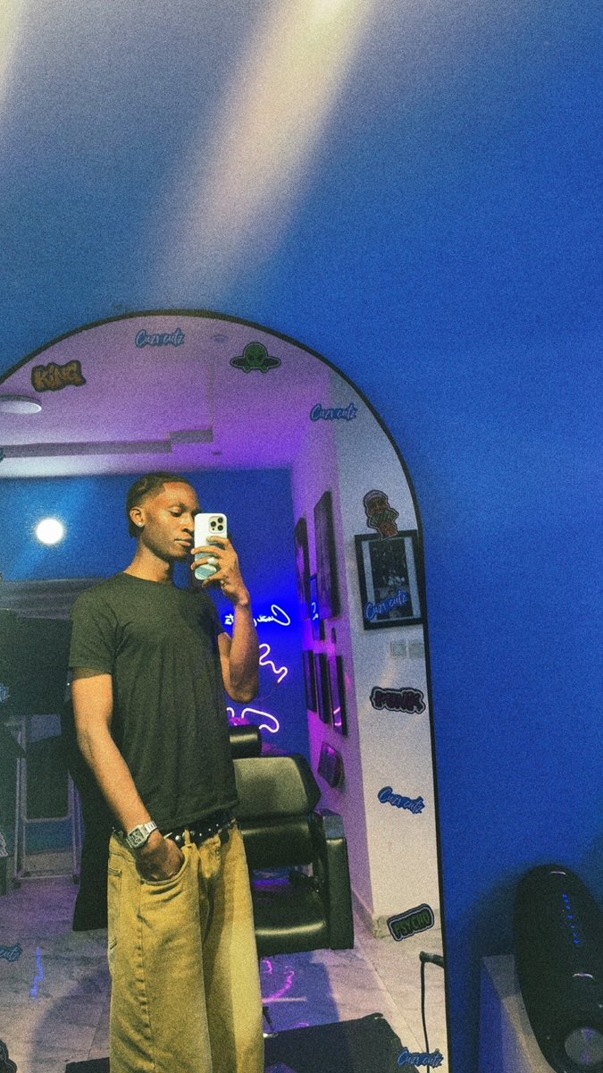 DIR SWITCH🎥 tweet media