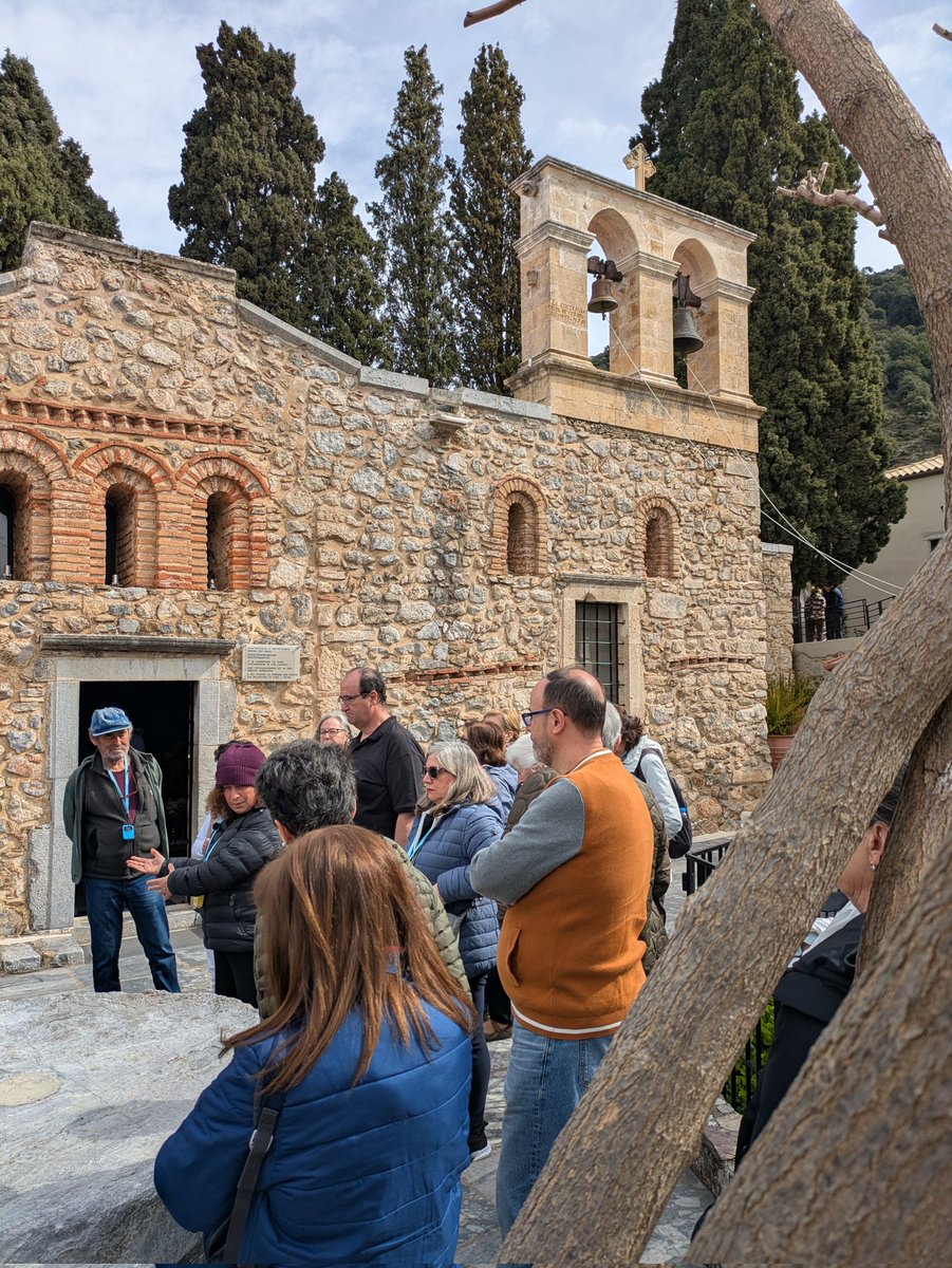 SEEC_nacional's tweet photo. Cuarto día del viaje a Creta de @SEEC_nacional. Hoy hemos visitado iglesias y monasterios de Lasiti (Panayia Vidianí, Panayía Kardiótisa y Kroustallenia), Áyios Nikólaos y Elunda (la antigua Olunte). https://t.co/O6AZSqM5Cy