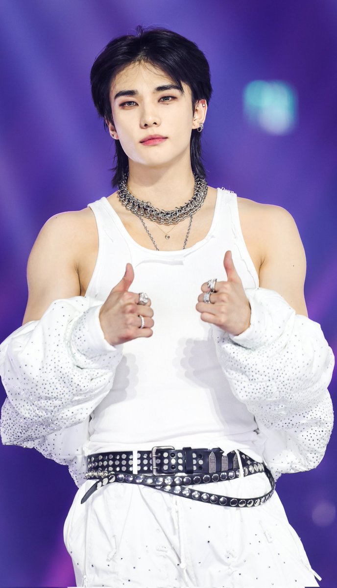 𝑫𝐚𝐰𝐧. tweet media