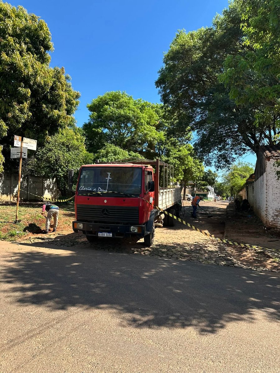 JoseFilippiV's tweet photo. 🚧 Atención conductores de Arroyos y Esteros.
Continúan los trabajos de asfaltado. Reducí la velocidad y circulá con precaución en zonas de obra. https://t.co/vLGCvqMbCJ
