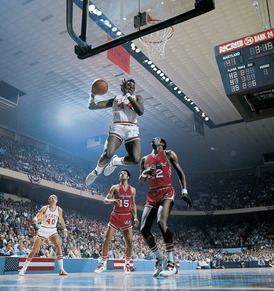 1976 Live tweet media