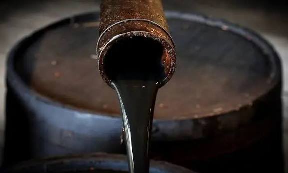 🔴 SICAK GELİŞME | Japonya, uzun yıllar süren bilimsel araştırmalar ve teknolojik geliştirmelerin ardından su ve karbondioksiti kullanarak petrol üretmeyi başardığını duyurdu.

• Elde edilen sentetik petrolün, yer altından çıkarılan doğal ham petrol ile aynı değere sahip olacağı