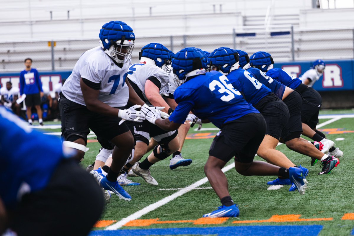 HCU Football tweet media