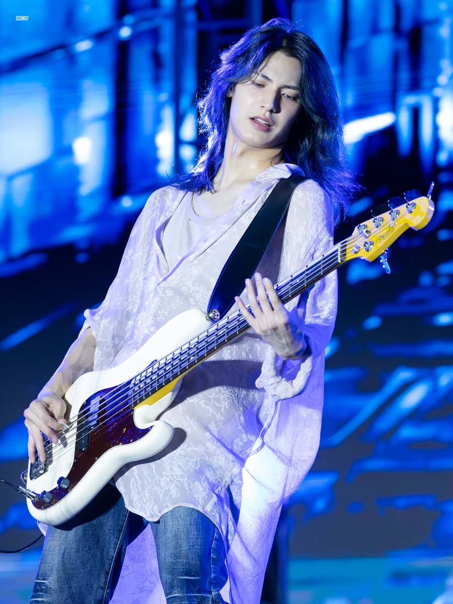 𝙎𝙎𝙄𝙉𝙂! tweet media