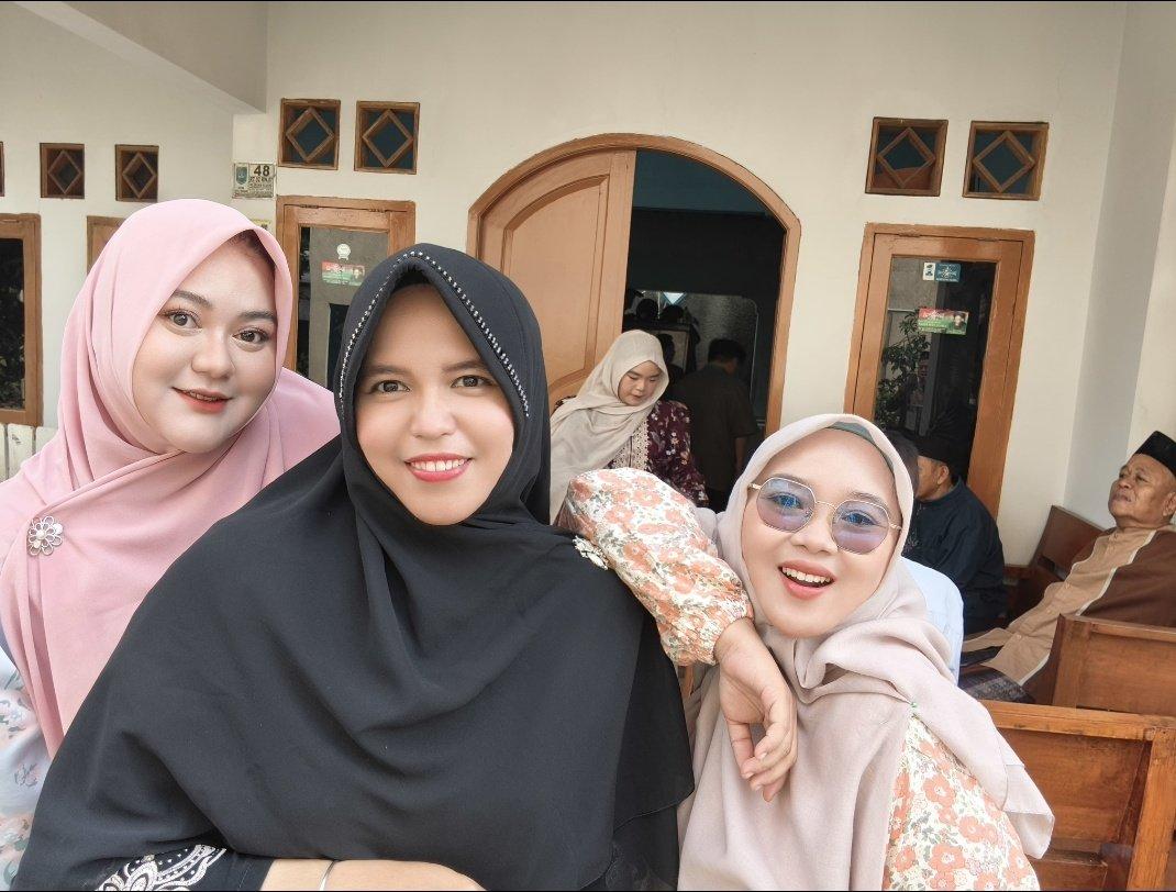 syaa~ tweet media