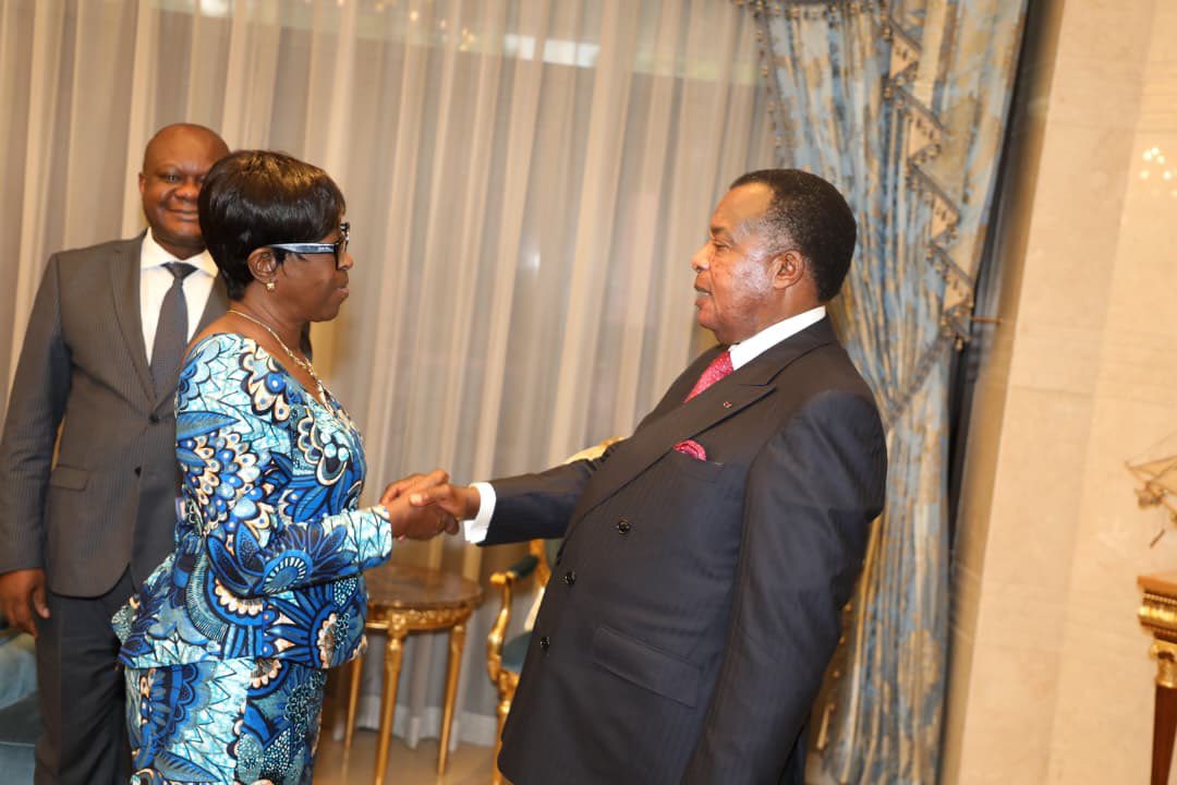 Ce 31 mars, le Chef de l’État, <a href="/SassouNGuesso_/">Denis Sassou-N'Guesso - Officiel</a> , a accordé une audience à Monsieur Crispin MBADU et Madame Juliana LUMUMBA.