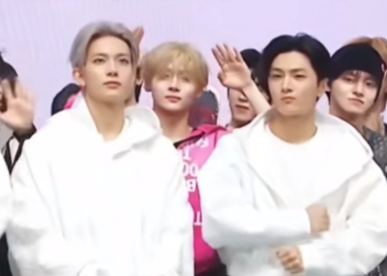 katy ᢉ𐭩 tweet media