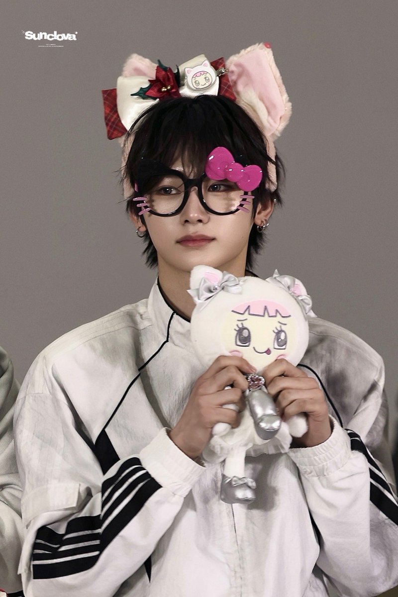 𝐬𝐮𝐧𝐜𝐥𝐨𝐯𝐚 tweet media