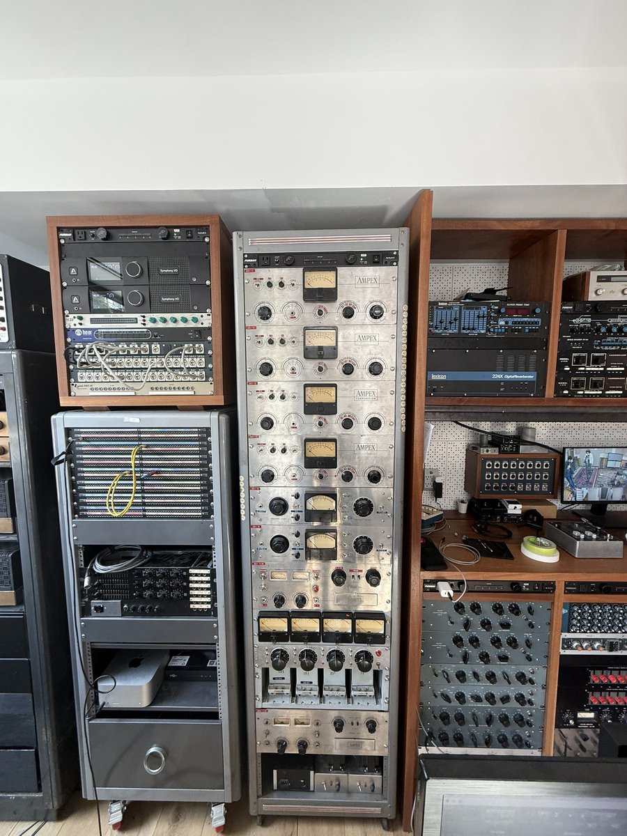 Boeckner tweet media