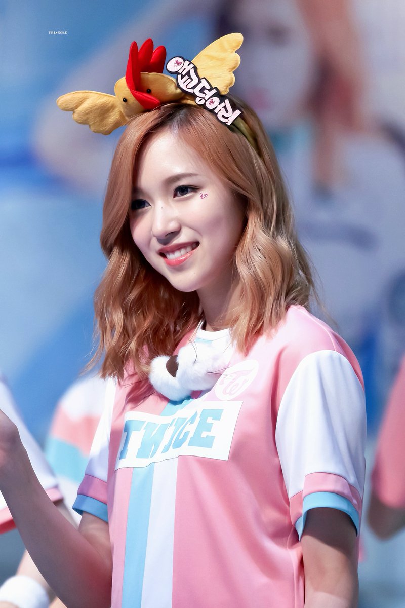 𝒕𝒓𝒊𝒂𝒏𝒈𝒍𝒆🩵🩷 tweet media