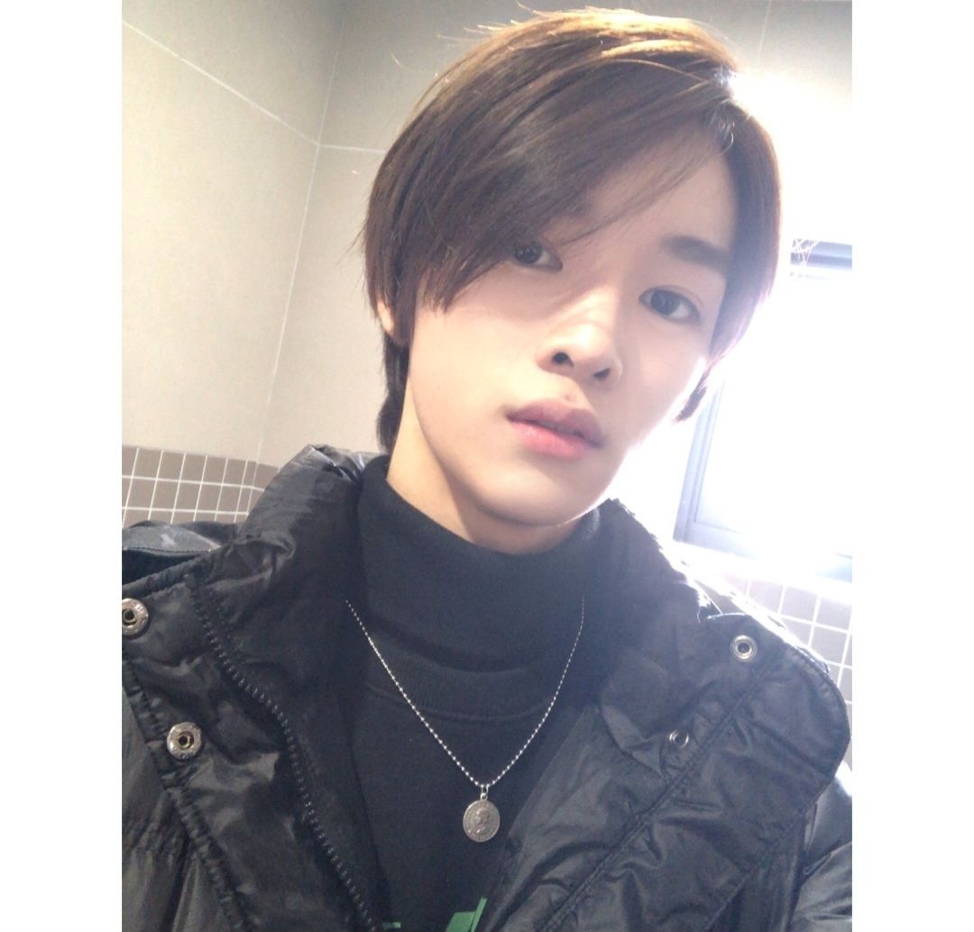 콤마 .. tweet media