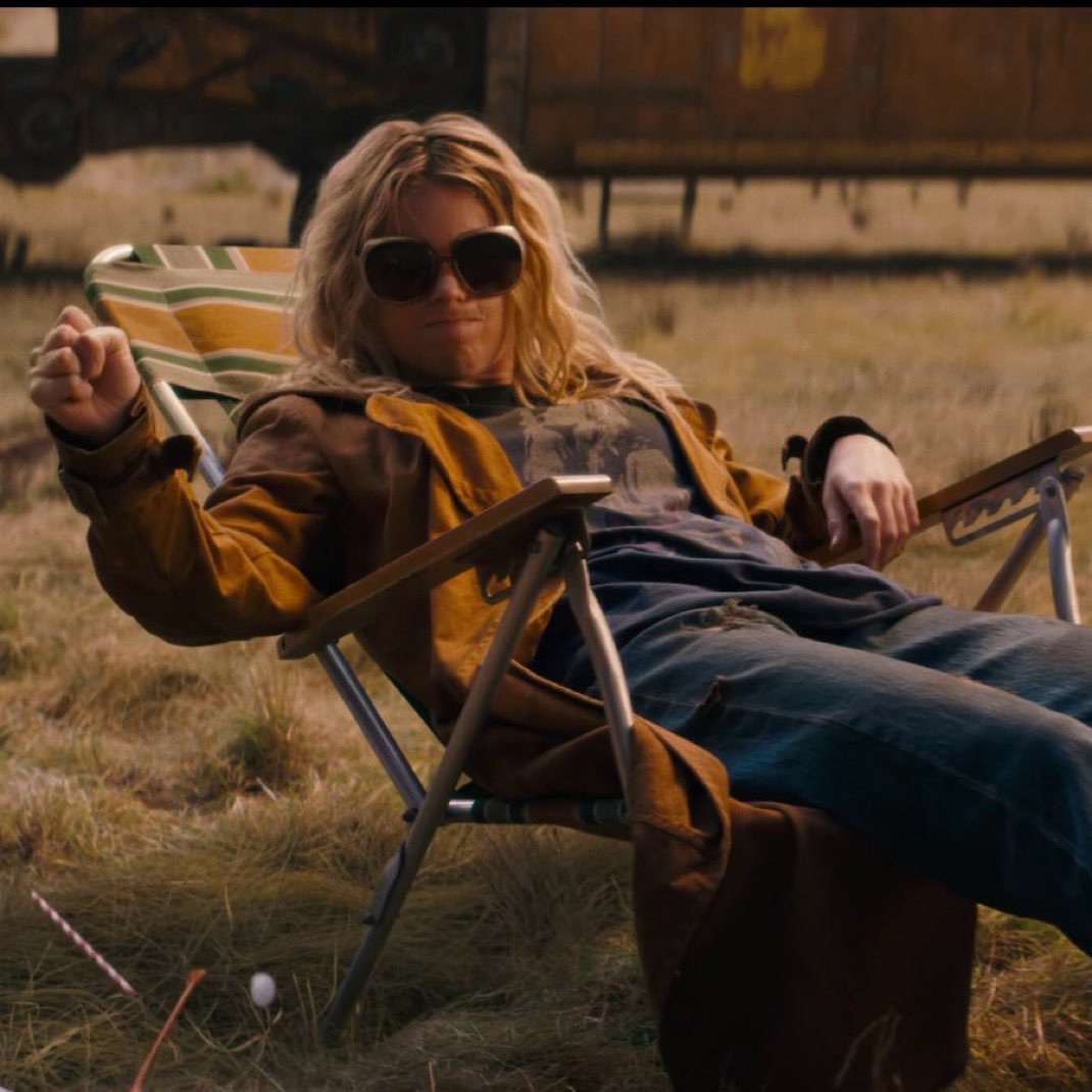 Supergirl tweet media