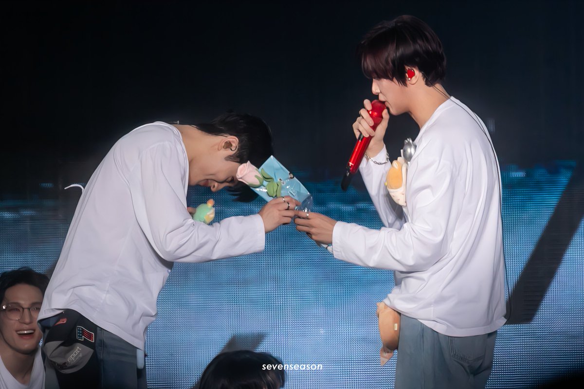 𝙨𝙨𝙨𝙨𝙨𝙨𝙨𝙚𝙖𝙨𝙤𝙣 tweet media