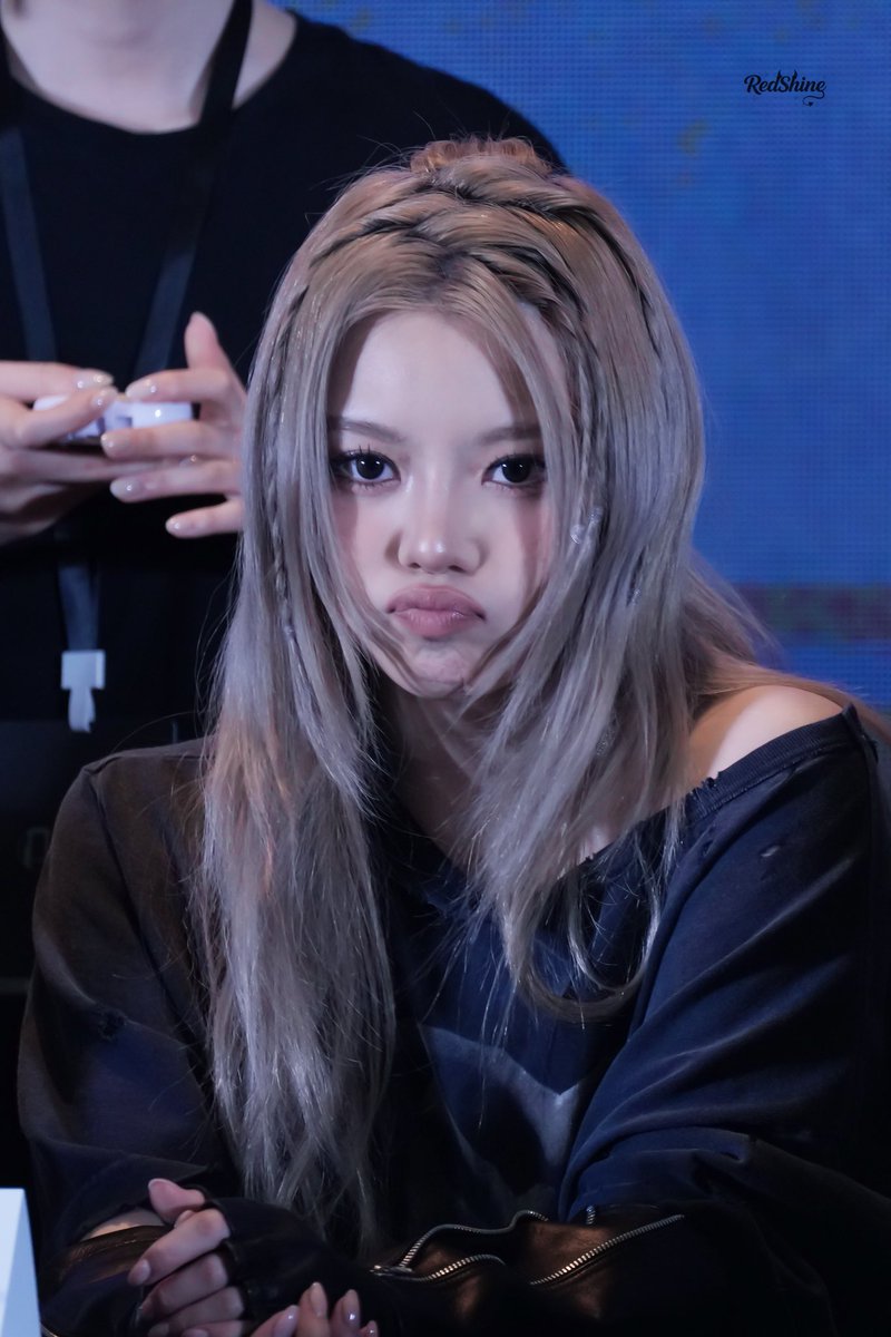 JM_RedShine tweet media