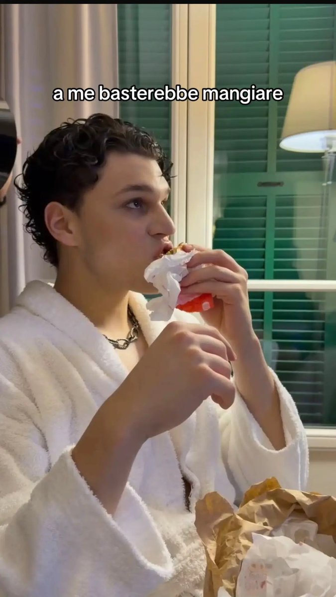 Sim 🏳️‍🌈 Tutteleragazzevoglionocanzonidamore tweet media