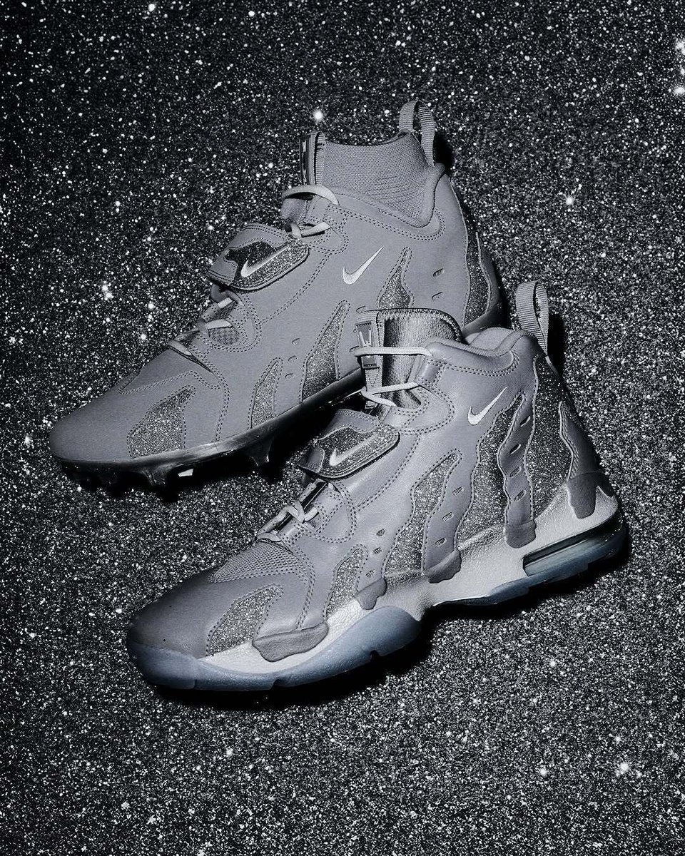 JustFreshKicks tweet media