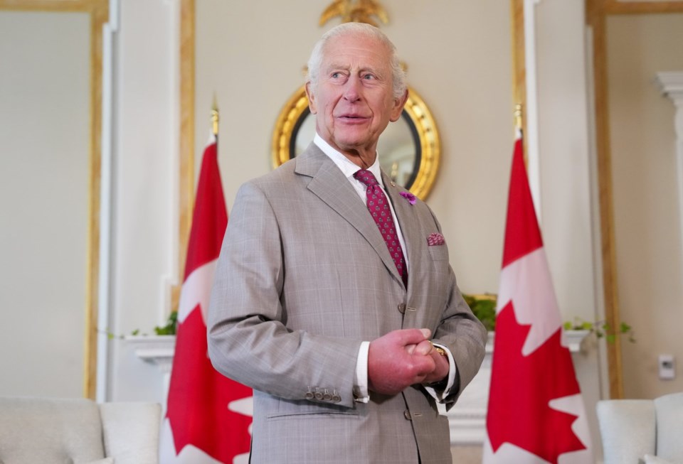 anniedufour99's tweet photo. Canada here, your Majesty. 
We think you are making a big mistake by rewarding of your presence an administration that threatens Canada of annexation, that regularly humiliates it and is working at dismembering it  by financing Alberta separatism. 
Sir, you are King of Canada. We seem to need to remind you of that! 
Why go to Washington and not Ottawa instead? 
Your presence would remind the world entire that Canada is supported by the UK and part of the Commonwealth. 
You are NEEDED! 
Yet you abandon us and go "pay court" to King Trump" , a mounting dictator who is putting the world entire in danger.
How COULD YOU ?
We will remember, sir. 
Unless you use your visit to remind  and convince Trump that Canada is yours and not to touch it. 
That would be the only upside of your visit.
#KCIII  #uspoli #cdnpoli