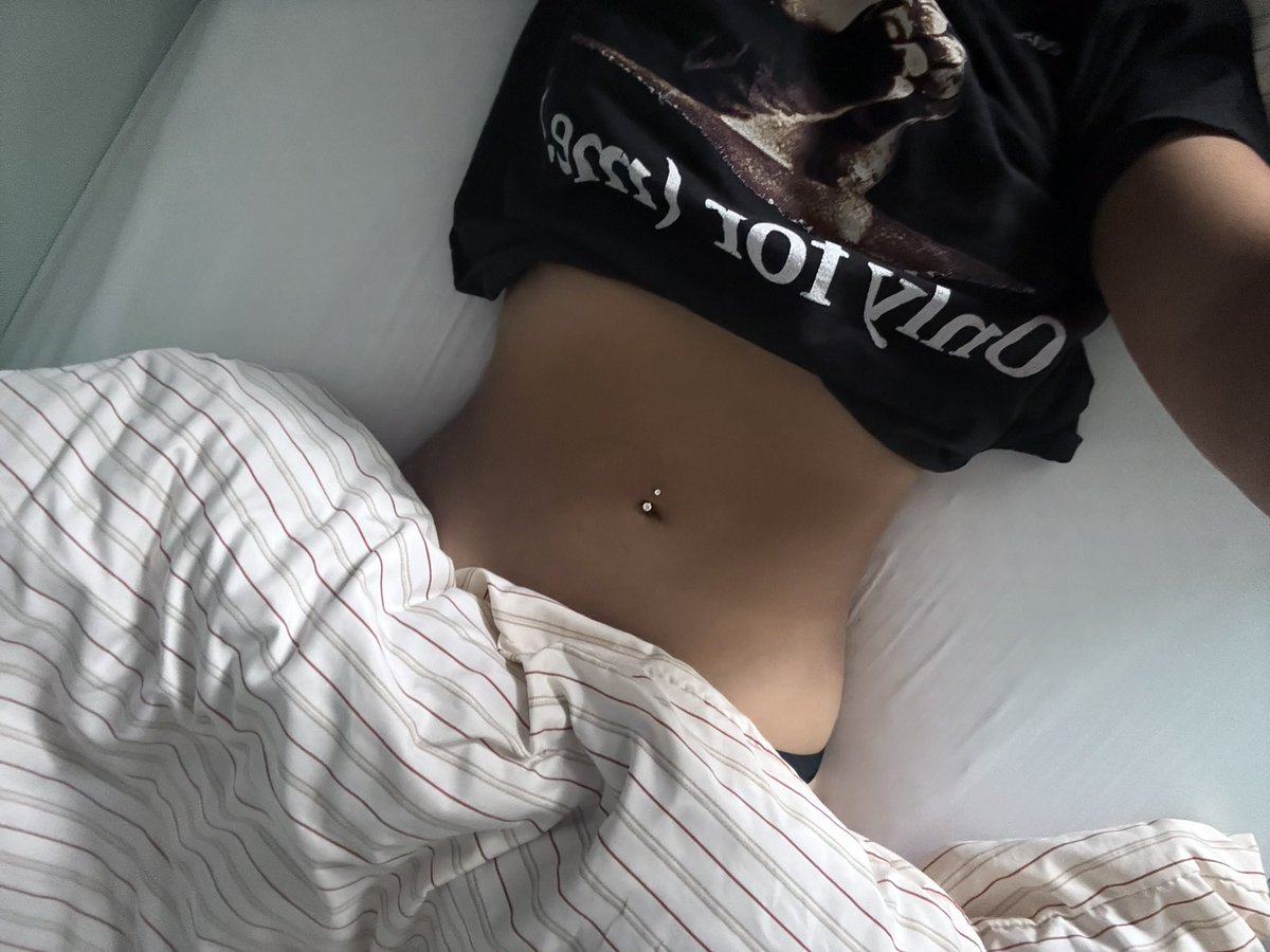 lilacdayy's tweet image. morning! had the day off from work today so i was able to sleep in later &amp;lt;3 #bodycheck #edtwt