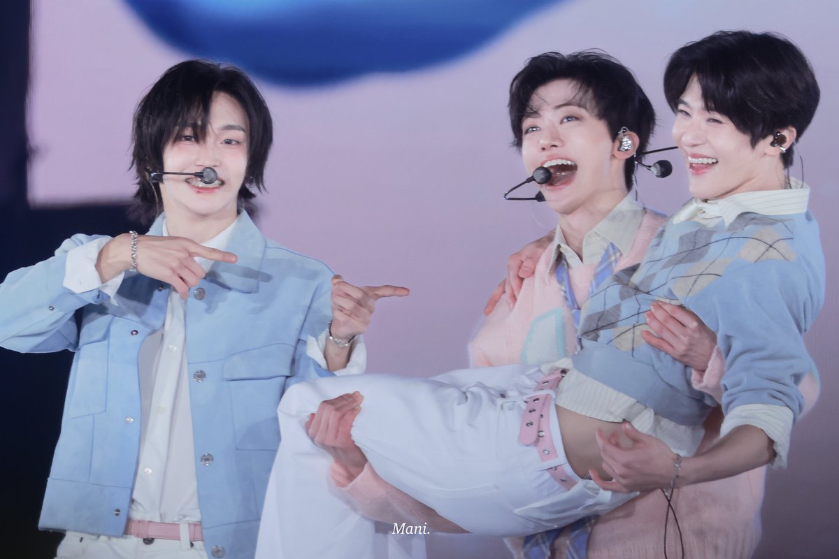 𝑀𝑎𝑛𝑖. tweet media