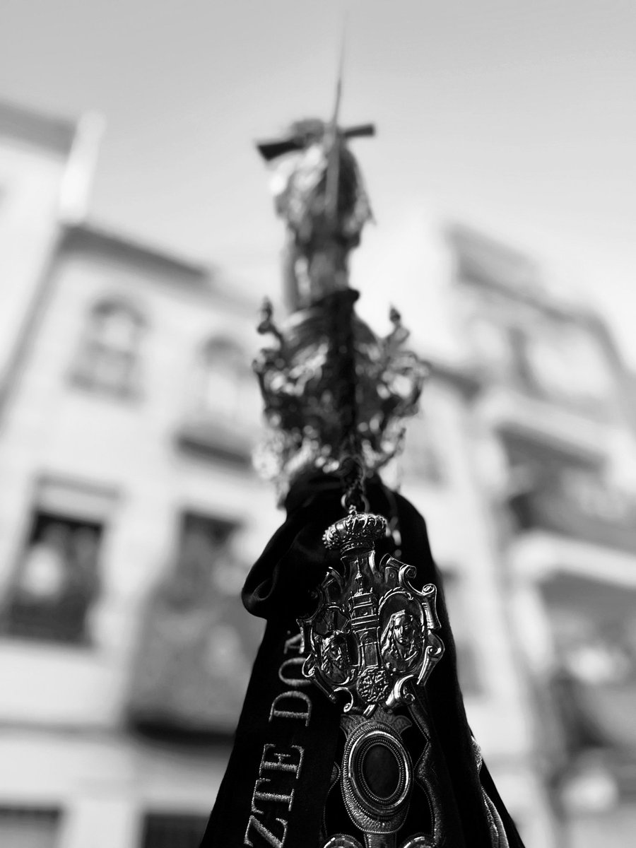 SantaCruzHuelva's tweet photo. Llega Nuestro Padre Jesús del Rescate a la Casa de Hermandad del Rico a los sones de:

"Volver a ti"
 "Santa Cruz"
"La Música que te Reza" + "Legionarios de una Fe, los hijos del Perdón"
"Caminos de Luz y Resurrección"
"Salve, Rey de los Judíos" https://t.co/7H8nR8Ibaf