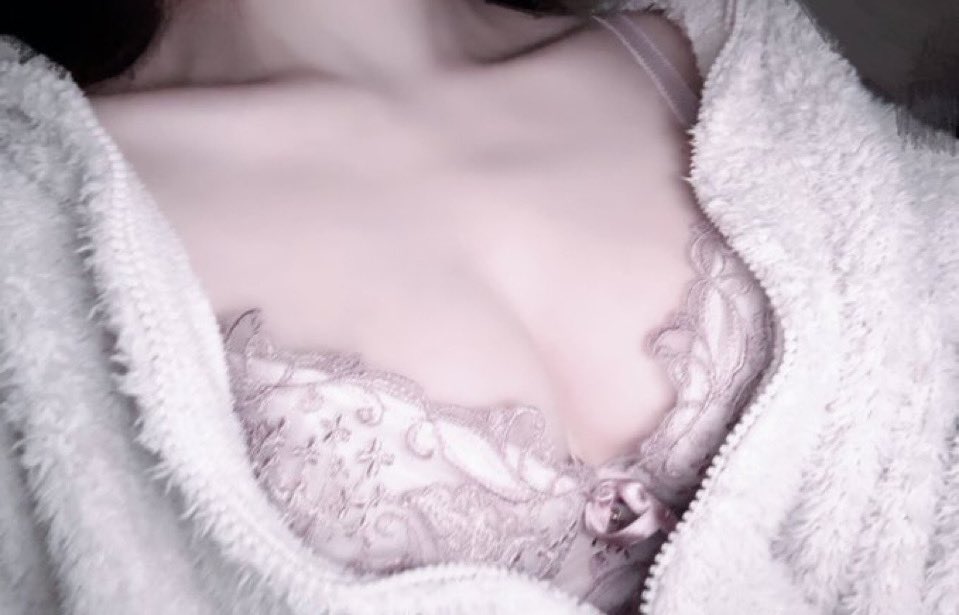 y2003688's tweet photo. 周末是吗，基本上约满了哦 #意大利 #留学生 #女大 https://t.co/tZ1JBsCzZ3