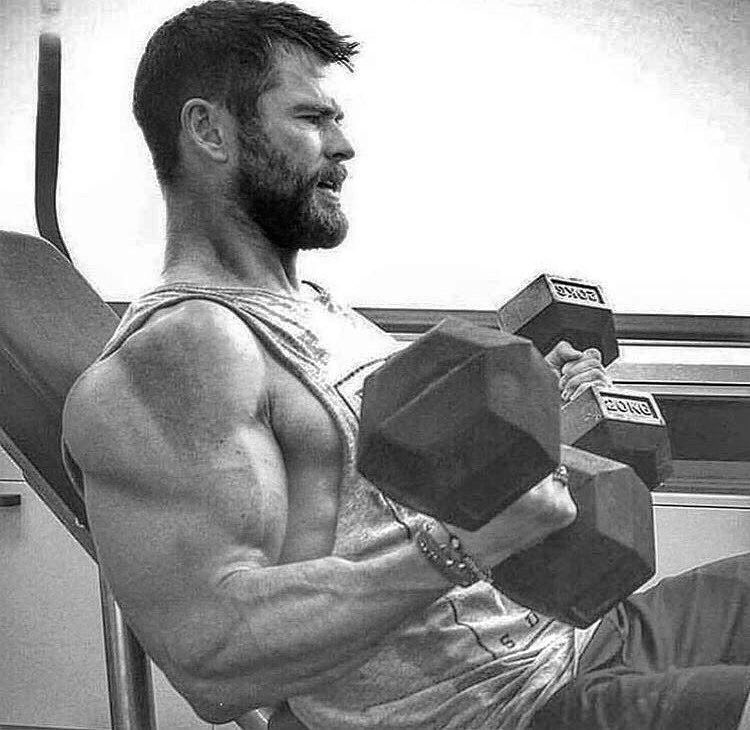 ᅠ ᅠ ᅠᅠ ᅠ ꧁༺ƬʜØŘ༻꧂ tweet media