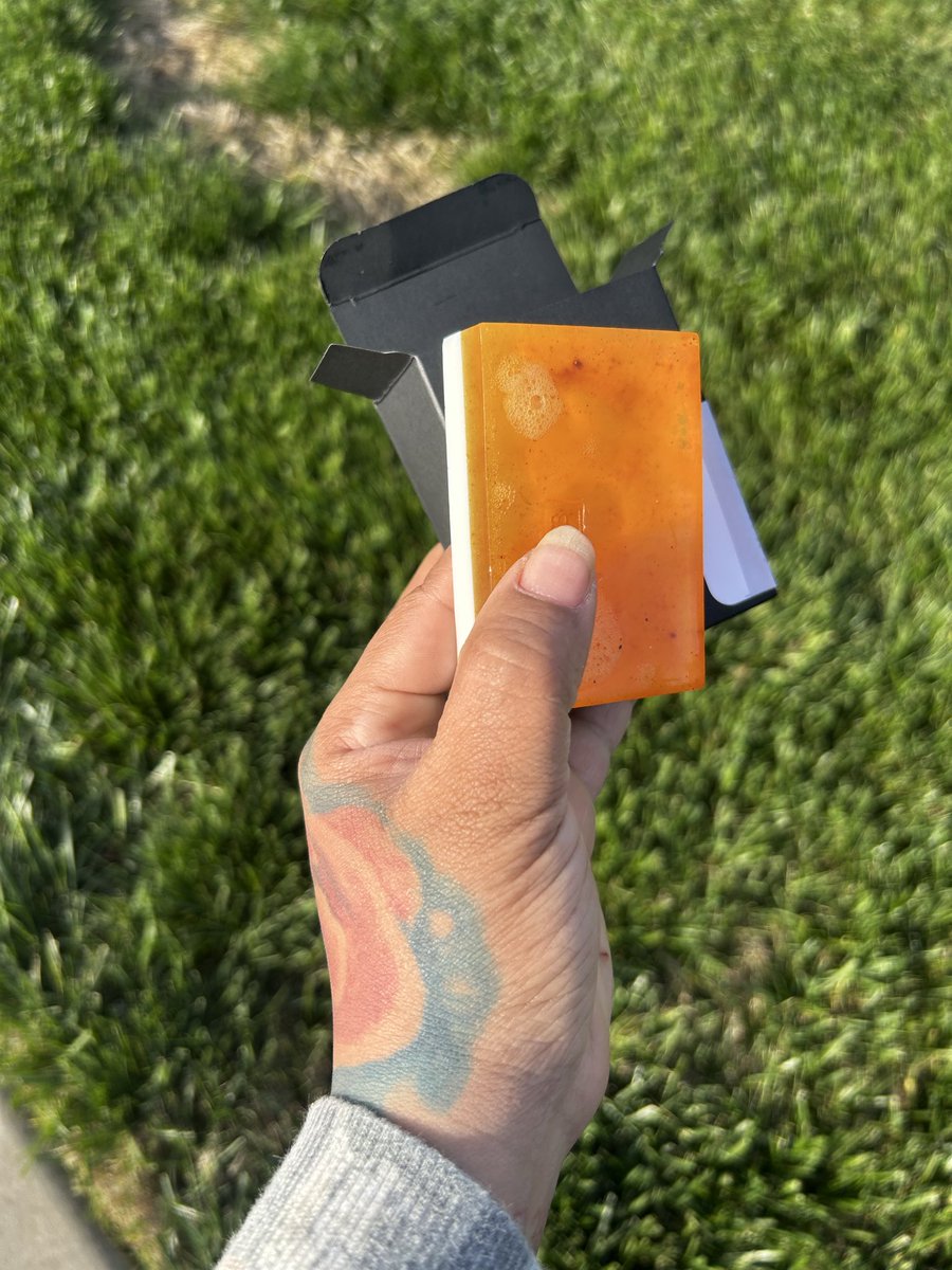 left e.v.e 🐾 tweet media