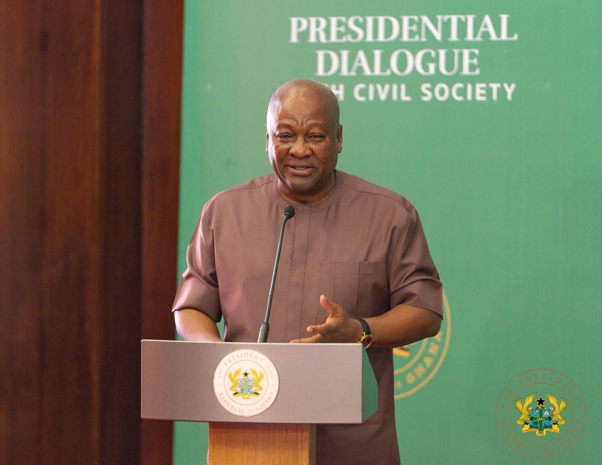 SongtabaNGO's tweet photo. The Executive Director of Songtaba participated in the presidential #dialogue with civil society.

The dialogues scores the government’s commitment to #Transparency and #accountability as a central pillar to his agenda and assured continued engagement with civil society. https://t.co/BzrVSTyYQ6