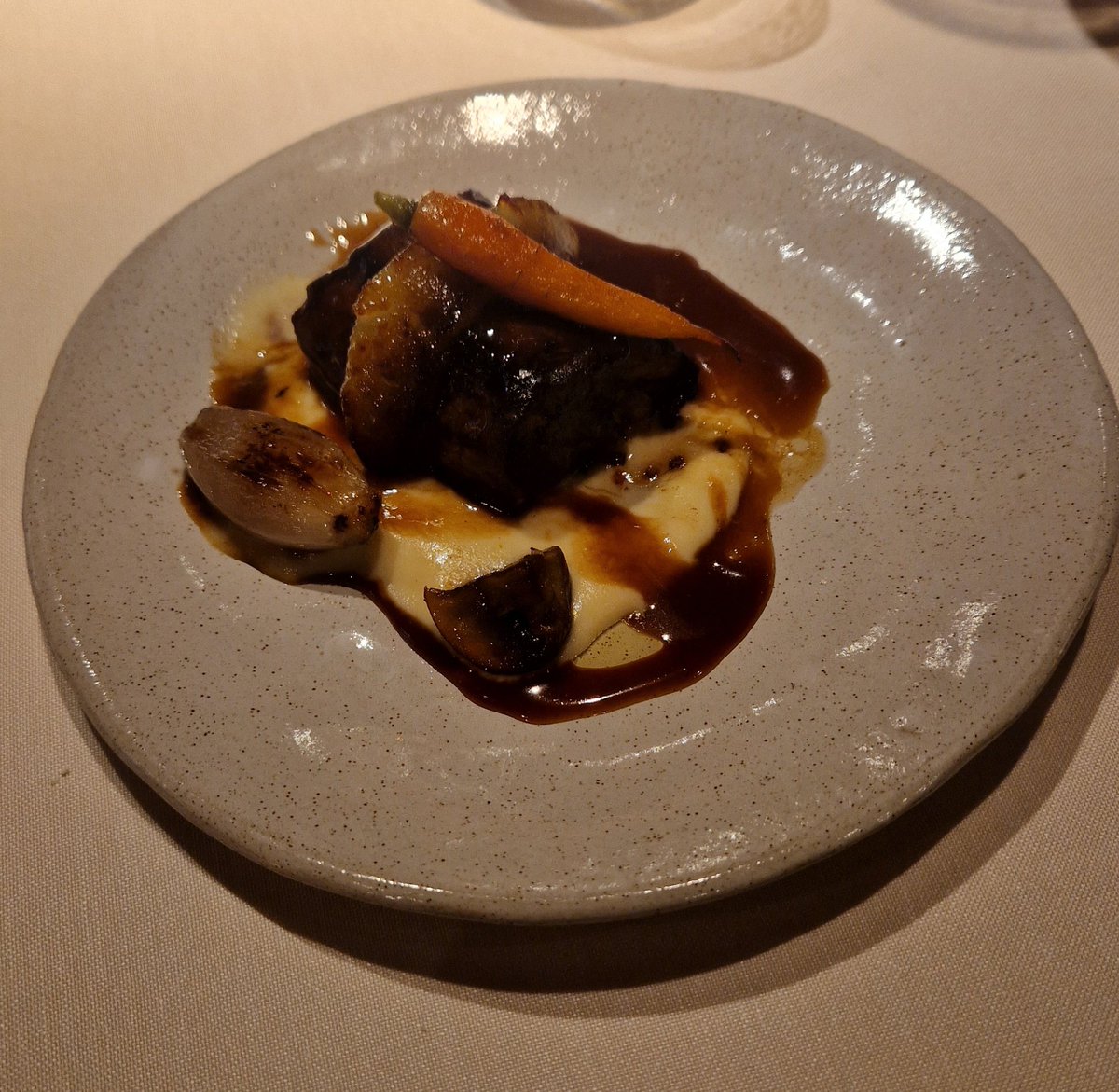 srdeserrano's tweet photo. ECHAURREN TRADICIÓN, y esas manitas para tocar el cielo 😋 #Echaurren @francispaniego #Ezcaray #Rioja https://t.co/aI6znOa4bl